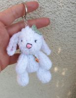 Handgestrickter Hase Schlüsselanhänger  Geschenkidee